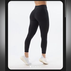 Alphalete Pulse Surge Legging
